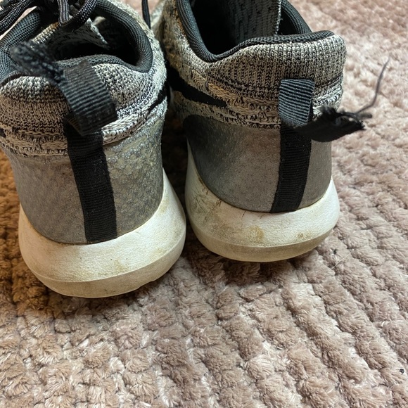 Nike Flyknit Roshe Shoe Men 7.5 - Picture 5 of 6